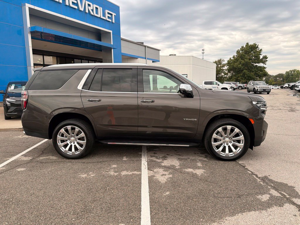 Used 2021 Chevrolet Tahoe Premier w/ Premium Package AWD/4WD image 2