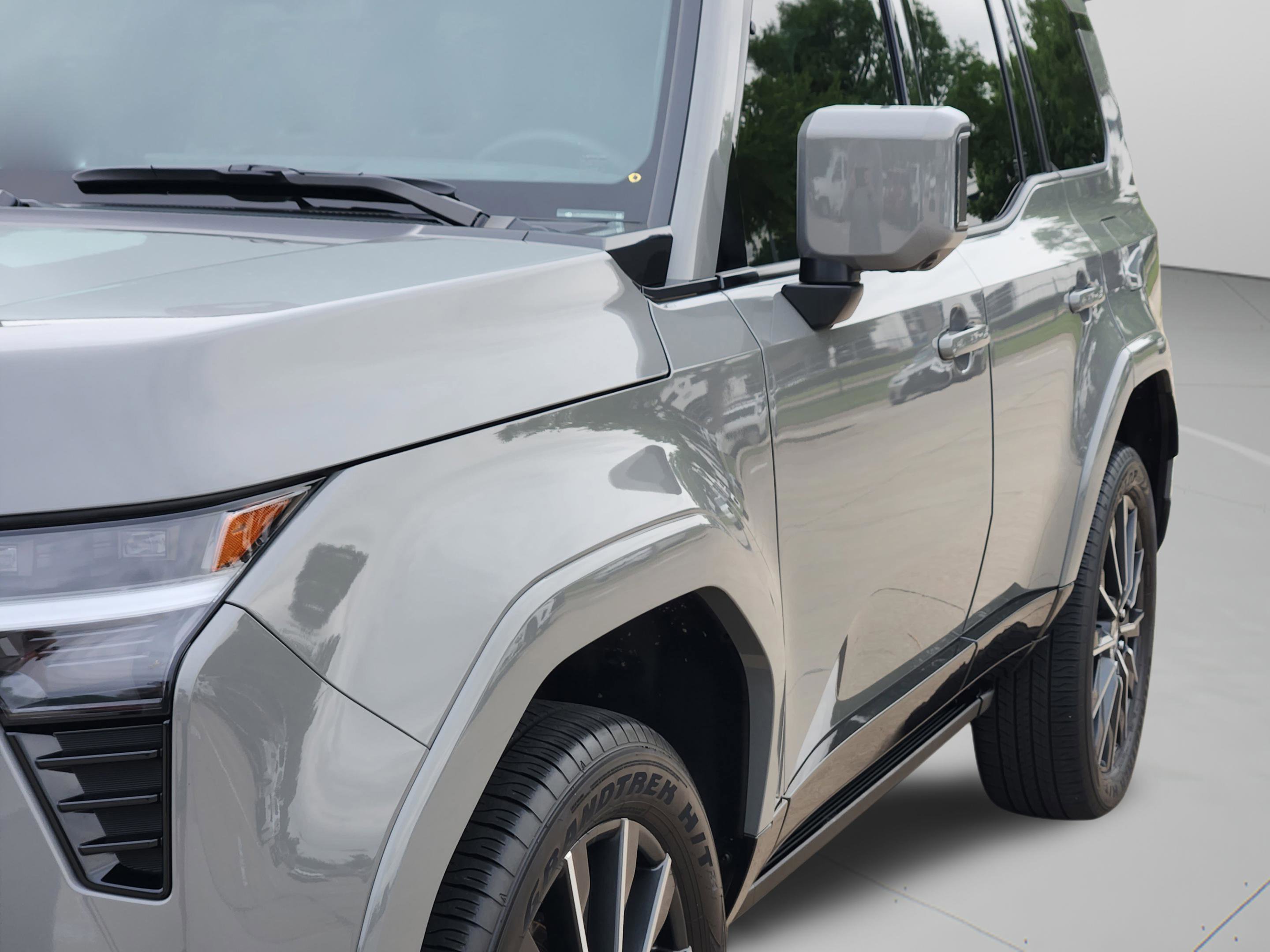 Used 2025 Lexus GX 550 w/ Accessory Package (Z1) AWD/4WD image 35