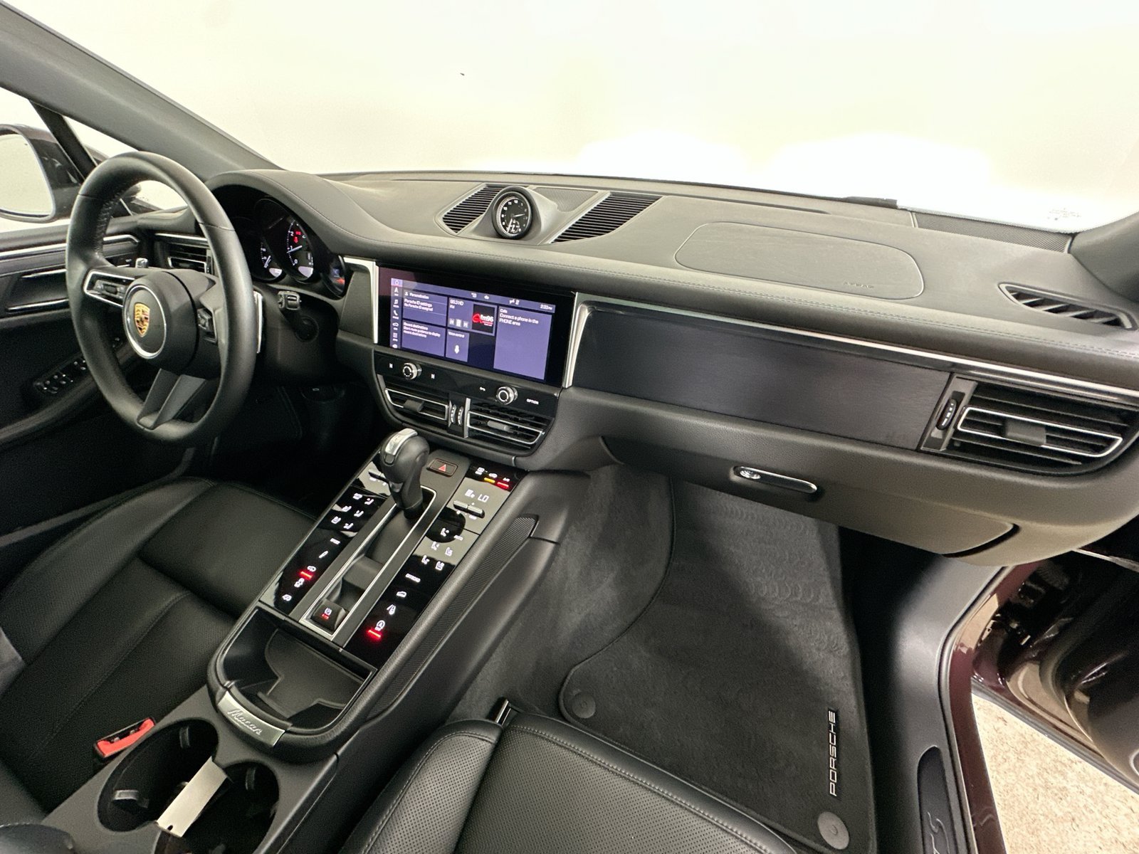 Certified 2024 Porsche Macan GTS w/ Premium Plus Package AWD/4WD image 47