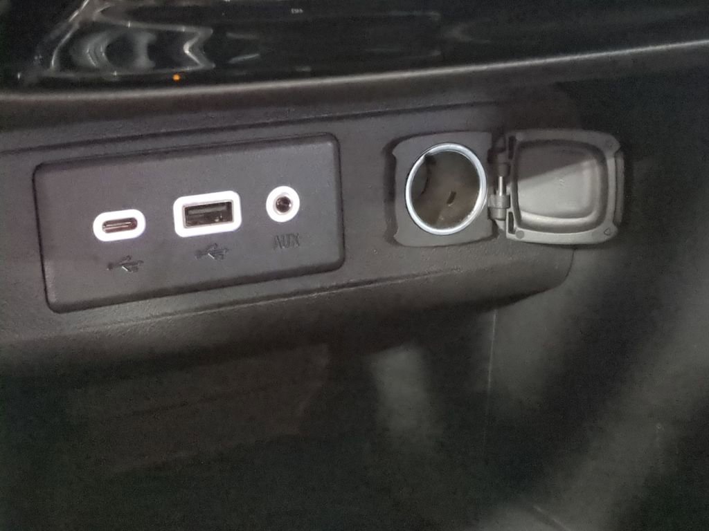 Used 2020 Buick Encore GX Preferred w/ Cold Weather Comfort Package image 35