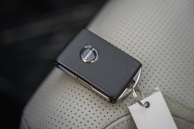 New 2026 Volvo XC60 T8 Ultra w/ Protection Package Premier image 43