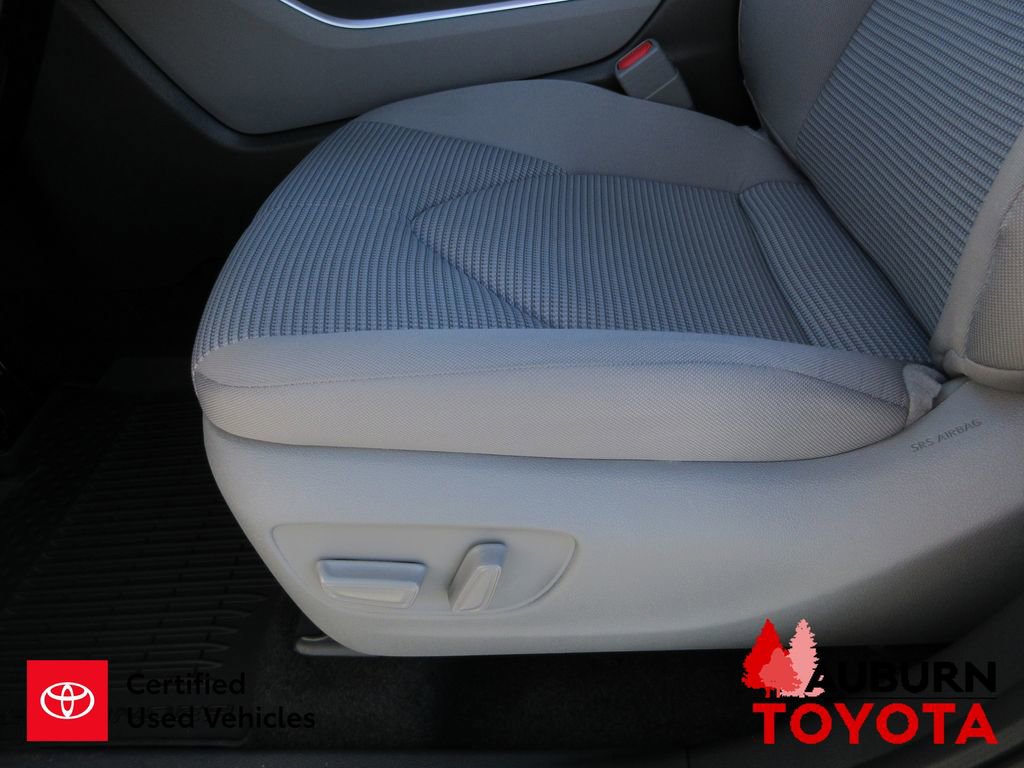 Certified 2025 Toyota Highlander LE image 11