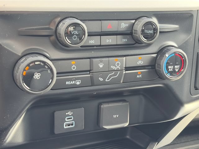 New 2026 Ford F550 4x4 Supercab Super Duty image 17
