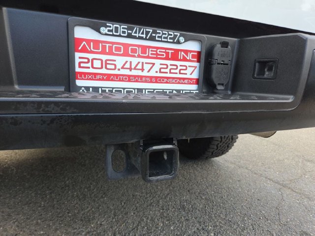Used 2023 Nissan Titan S AWD/4WD image 24