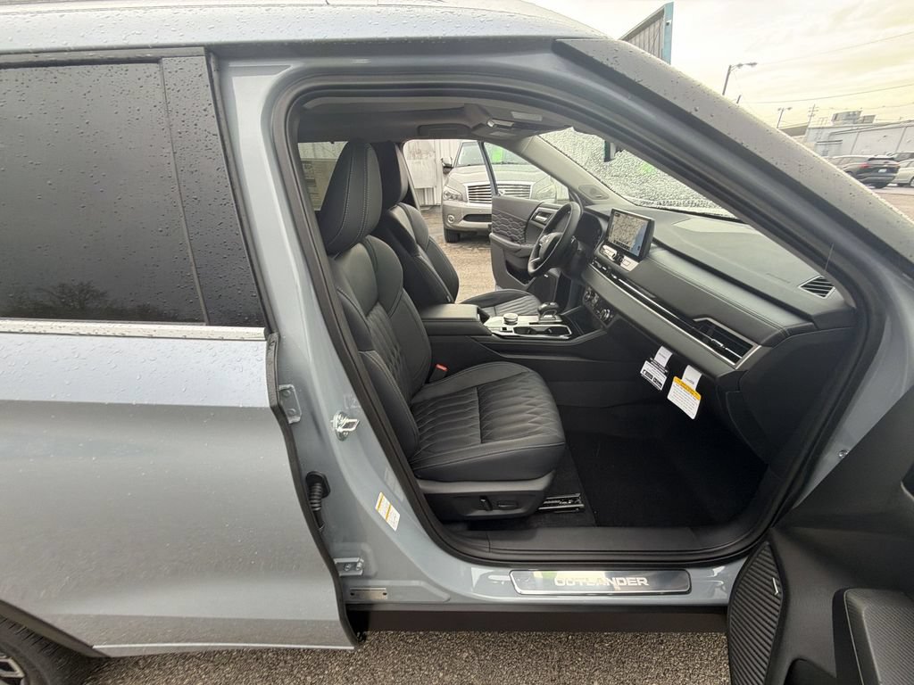 New 2026 Mitsubishi Outlander SEL FWD image 25