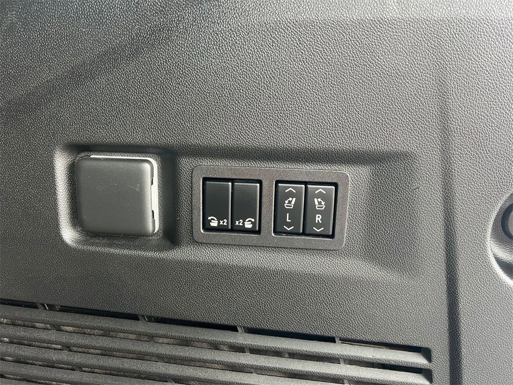 Used 2024 Chevrolet Tahoe RST image 13