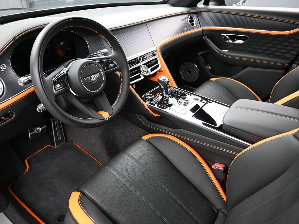 Used 2025 Bentley Flying Spur Plug-In Hybrid image 4
