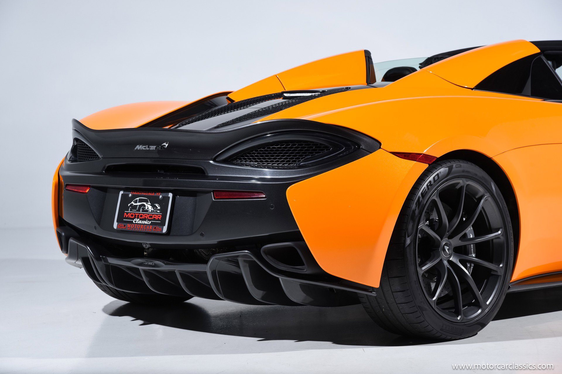 Used 2020 McLaren 570S Spider image 16