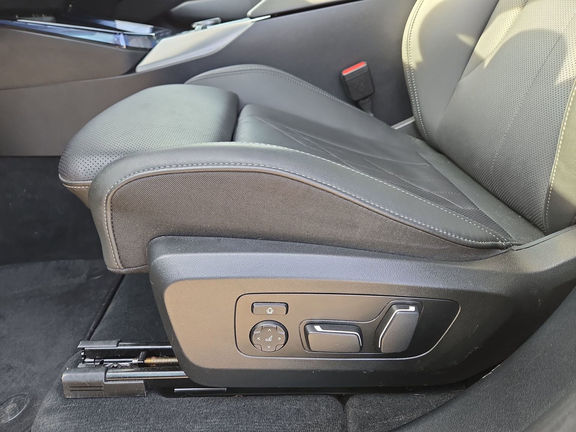 Used 2025 BMW X3 xDrive30i AWD/4WD image 17