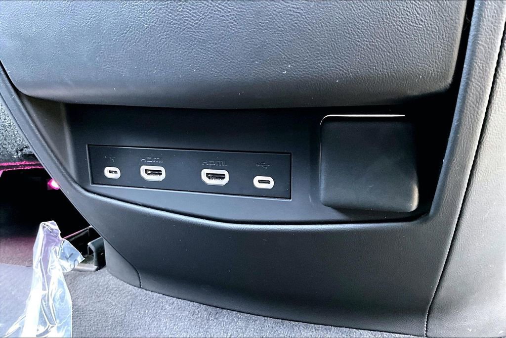 Used 2021 Cadillac Escalade Premium Luxury RWD image 37