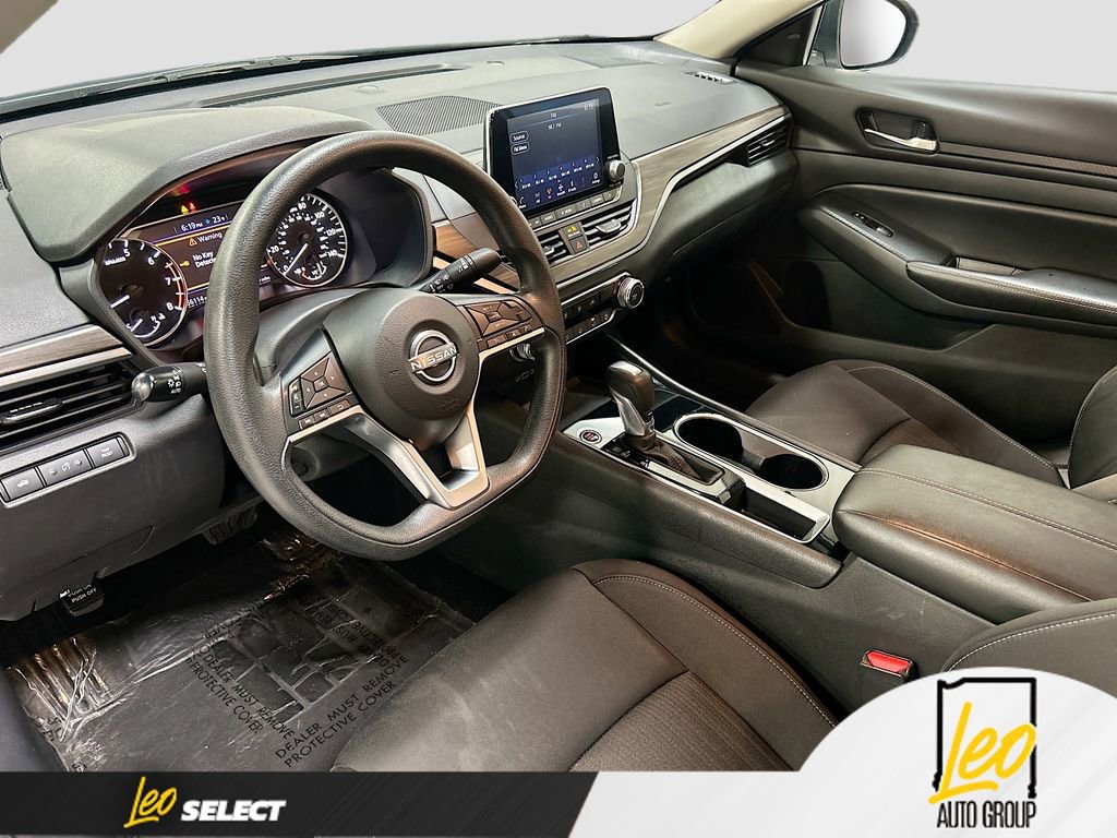 Used 2024 Nissan Altima 2.5 SV image 9