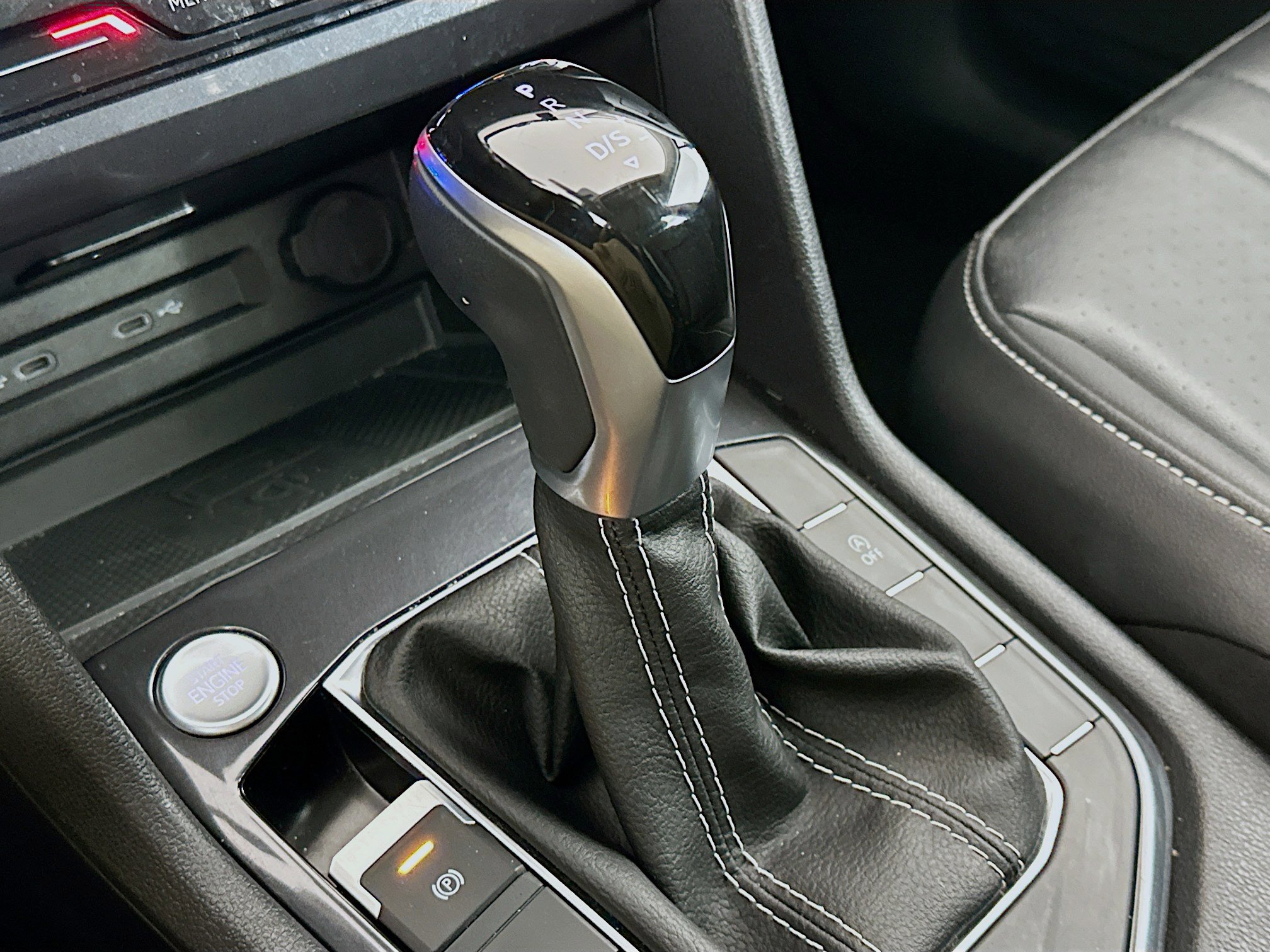 Used 2024 Volkswagen Tiguan SE image 24