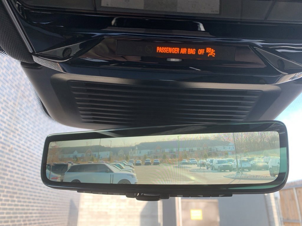 Used 2025 Land Rover Range Rover Sport SE image 22