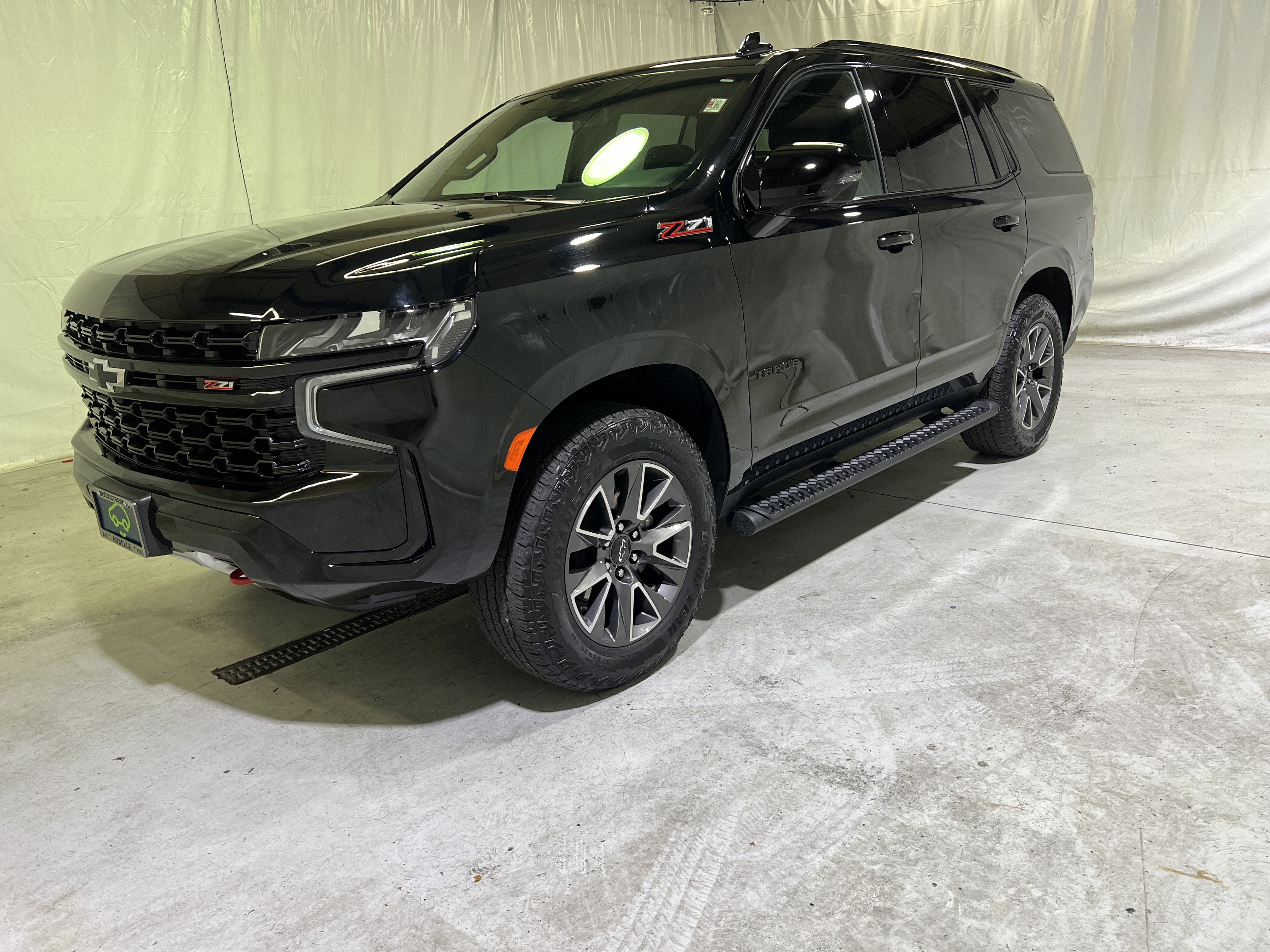 Certified 2023 Chevrolet Tahoe Z71 w/ Luxury Package AWD/4WD image 6