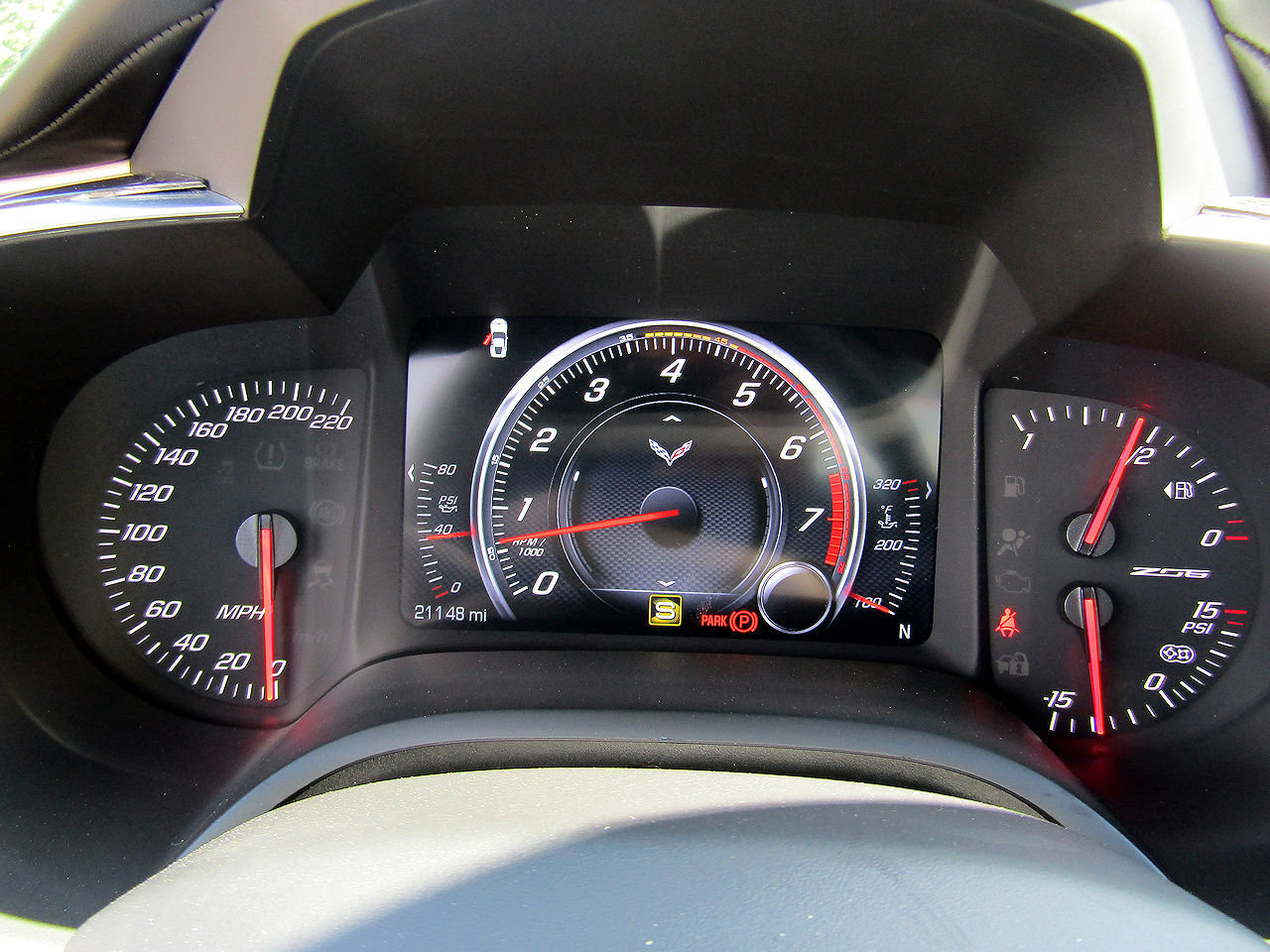 Used 2016 Chevrolet Corvette Z06 w/ 3LZ Preferred Equipment Group RWD image 18