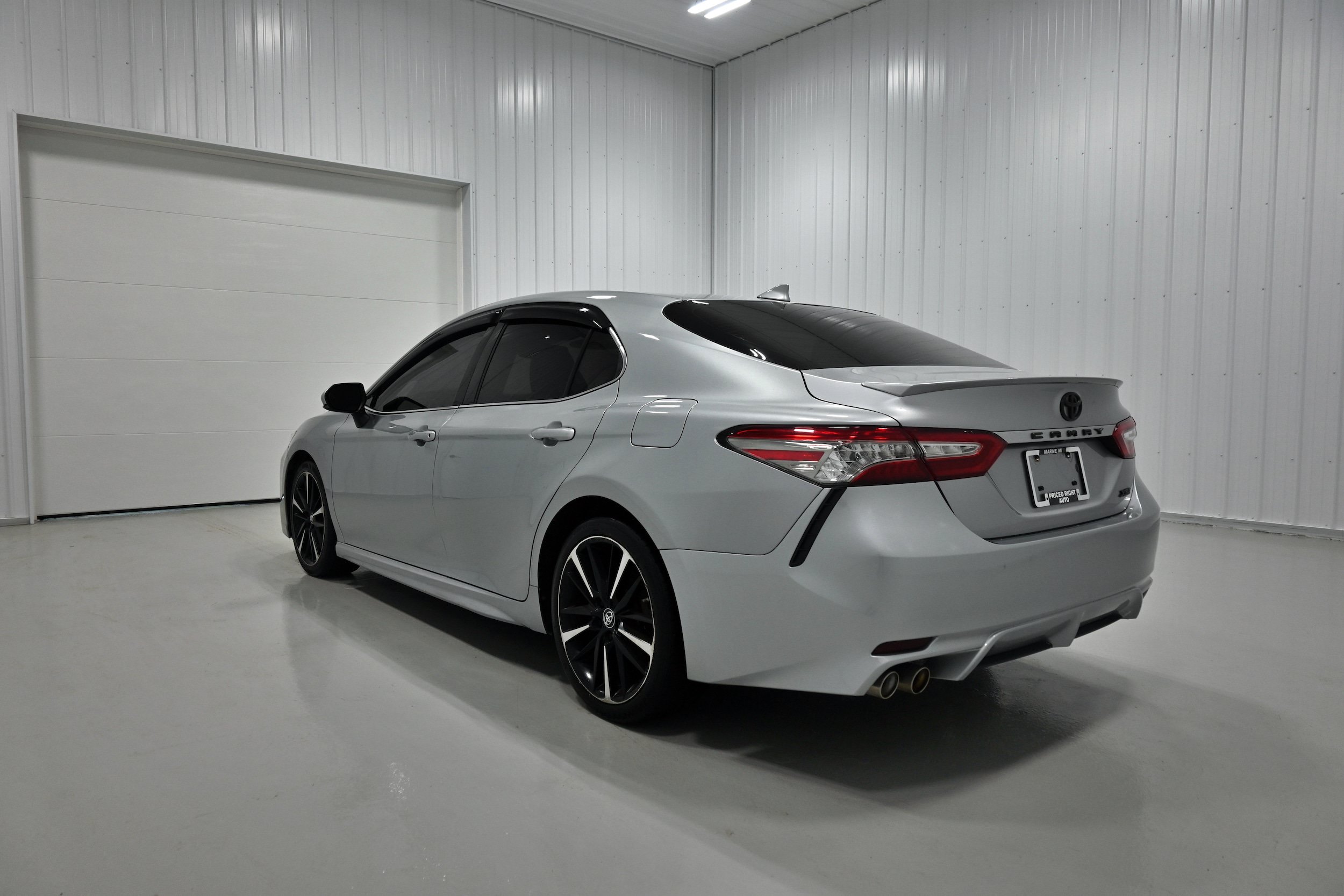 Used 2019 Toyota Camry XSE FWD image 29