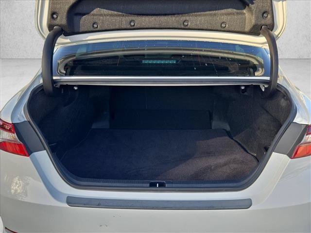 Used 2023 Toyota Camry SE FWD image 6