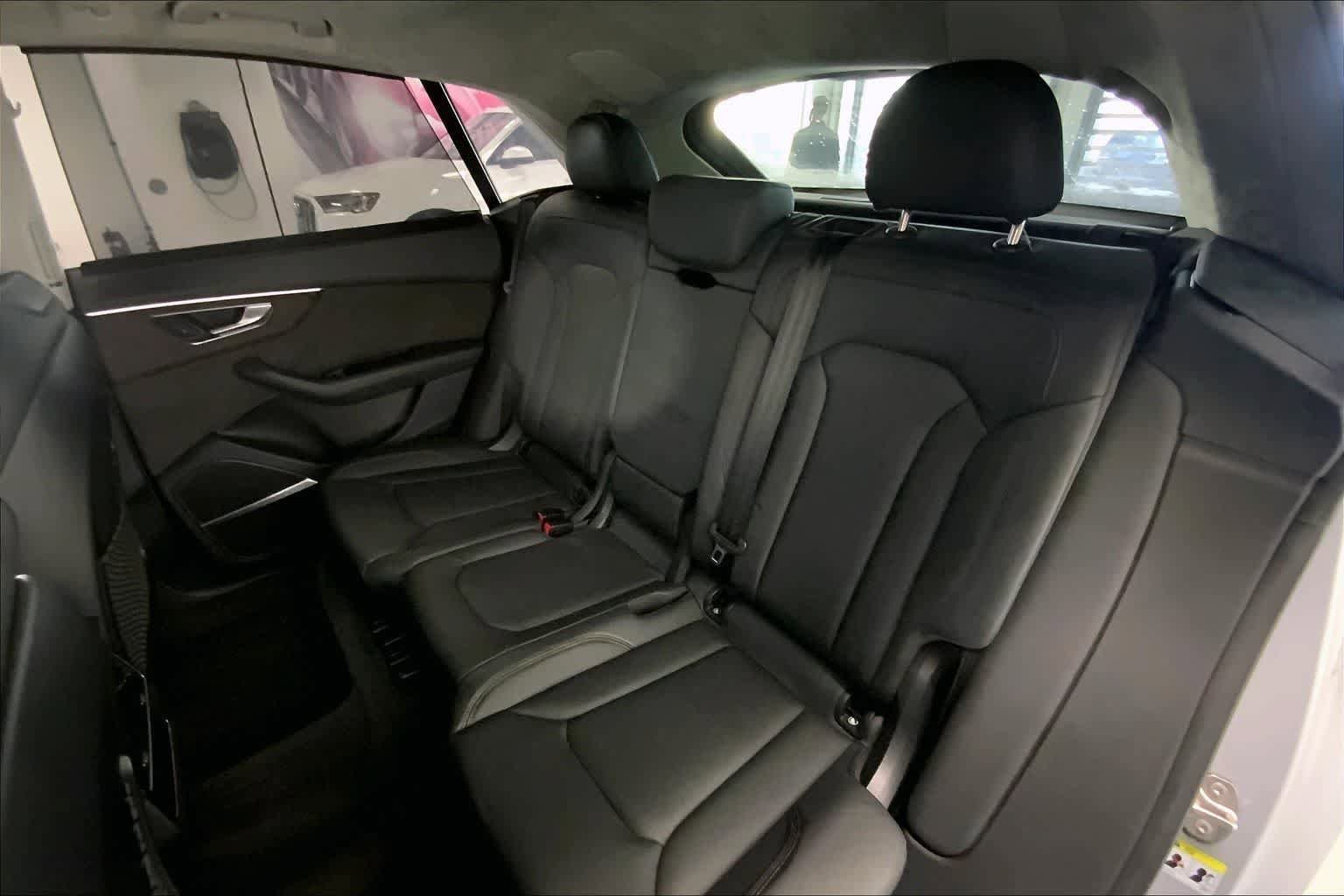 Used 2019 Audi Q8 Prestige image 25