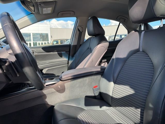 Certified 2018 Toyota Camry SE w/ Convenience Package image 15