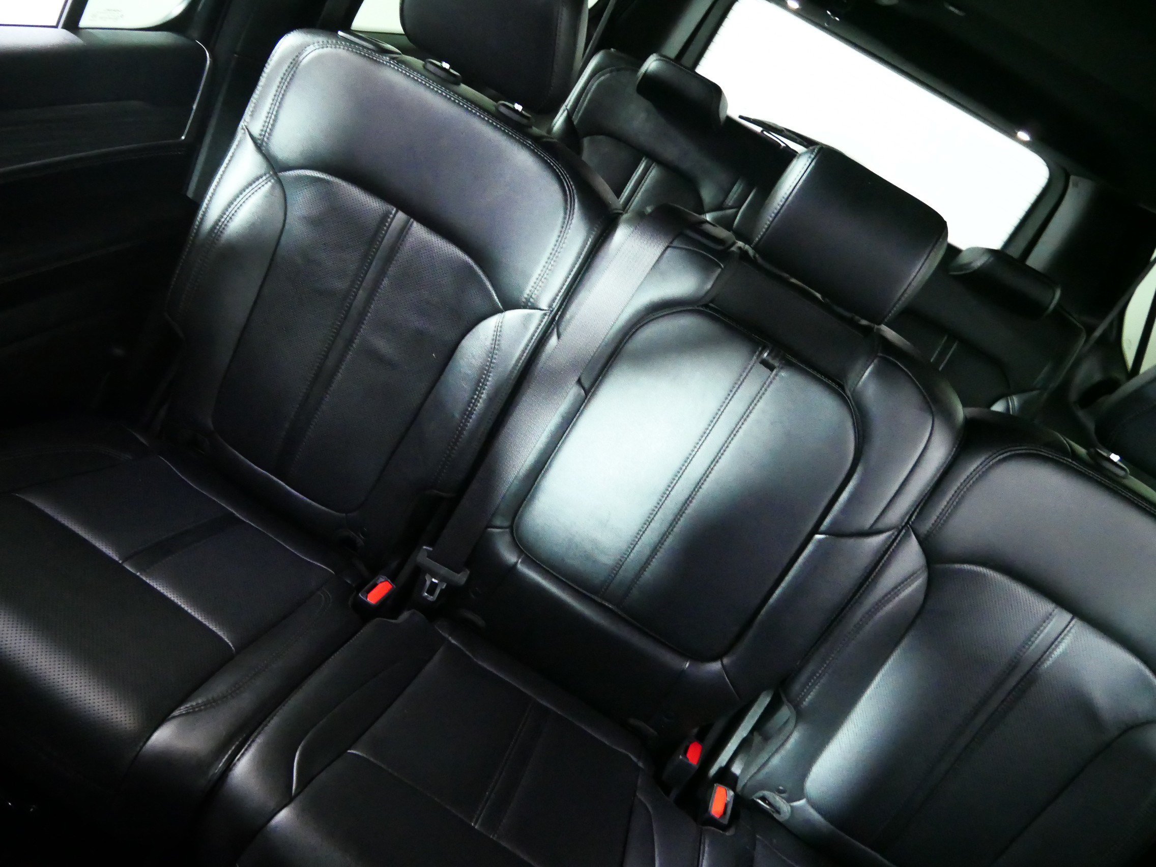 Used 2023 Jeep Wagoneer L Series II AWD/4WD image 12