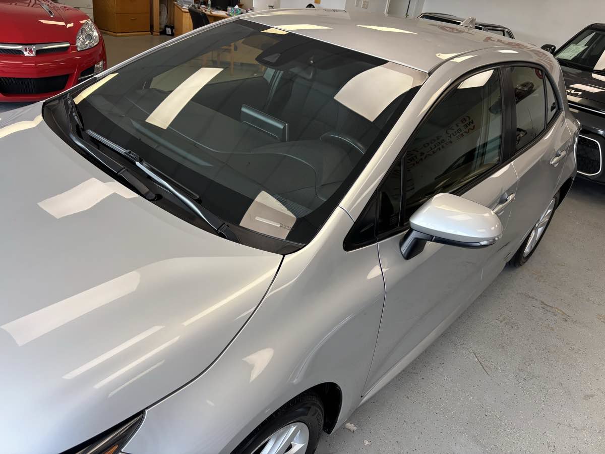 Used 2019 Toyota Corolla SE w/ Carpet Mat Package FWD image 3