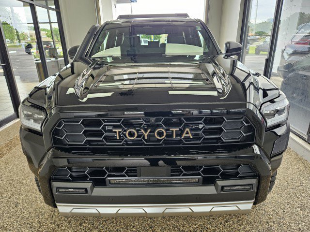 Used 2025 Toyota 4Runner Trailhunter AWD/4WD image 6