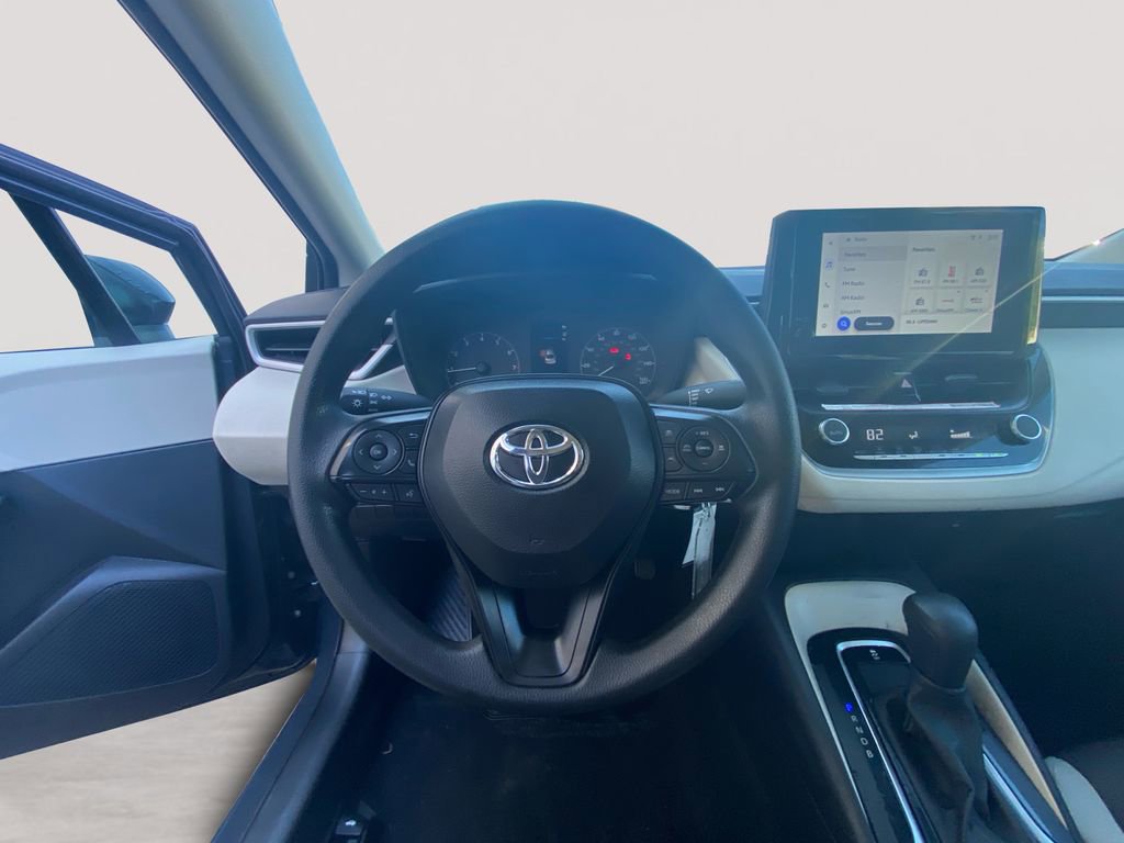 Used 2025 Toyota Corolla LE FWD image 7