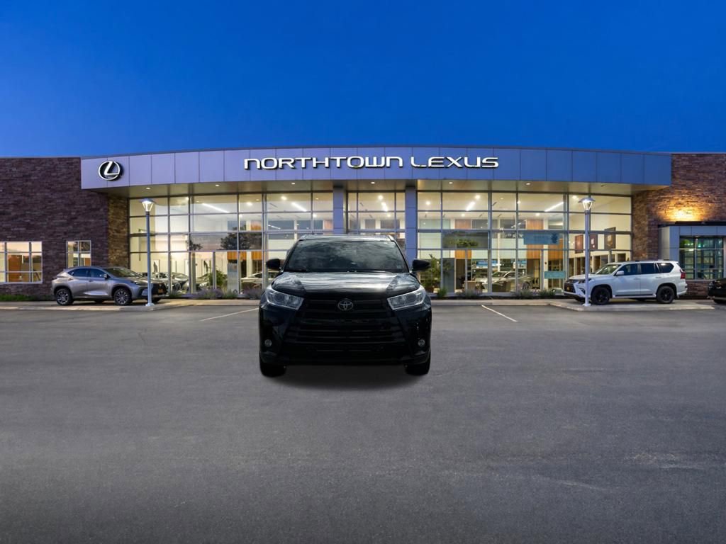 Used 2018 Toyota Highlander XLE AWD/4WD image 21