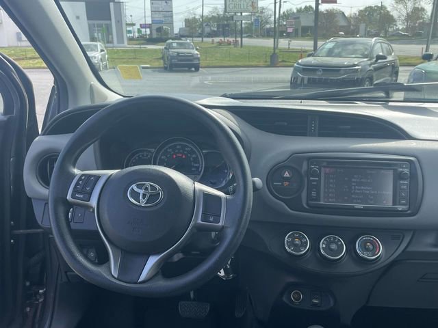 Used 2017 Toyota Yaris L image 10