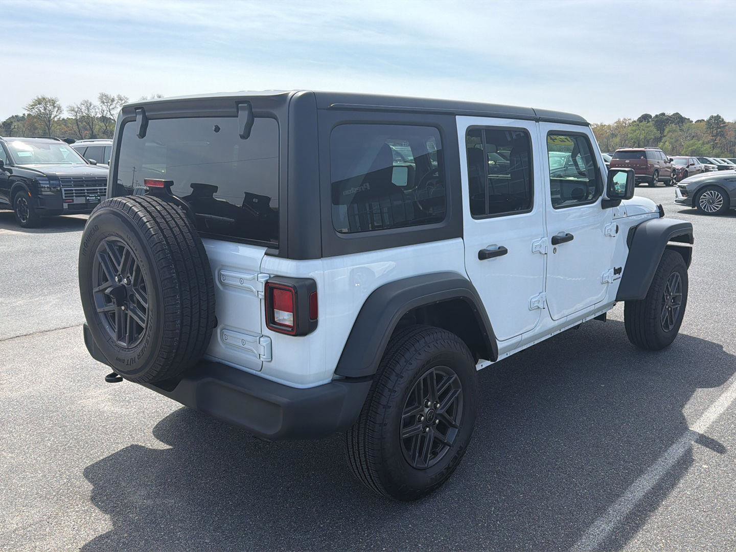 Used 2024 Jeep Wrangler Sport S image 5