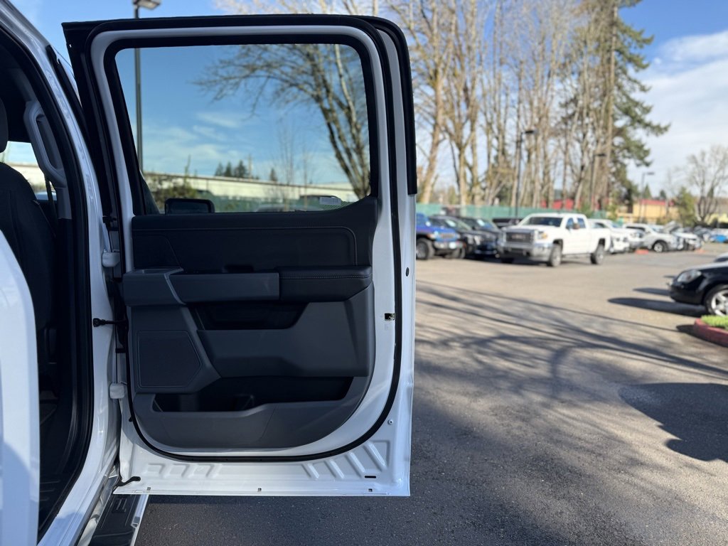 Used 2025 Ford F150 XLT w/ Equipment Group 301A Standard image 21