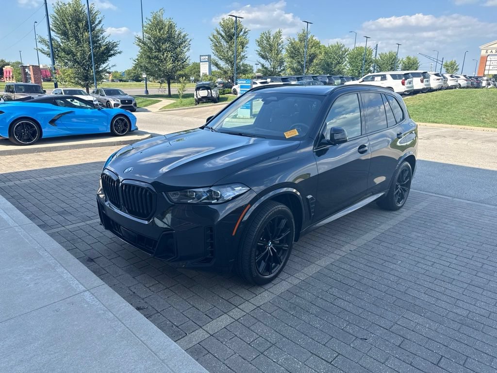 Used 2024 BMW X5 xDrive40i w/ M Sport Package AWD/4WD image 1