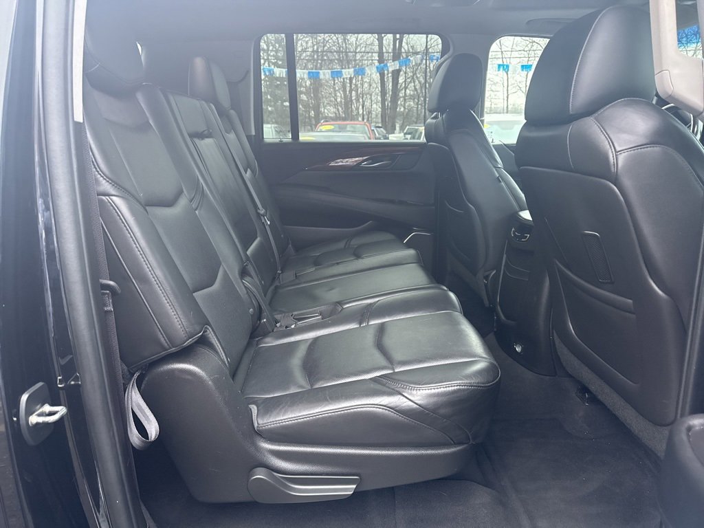 Used 2015 Cadillac Escalade ESV Luxury image 35