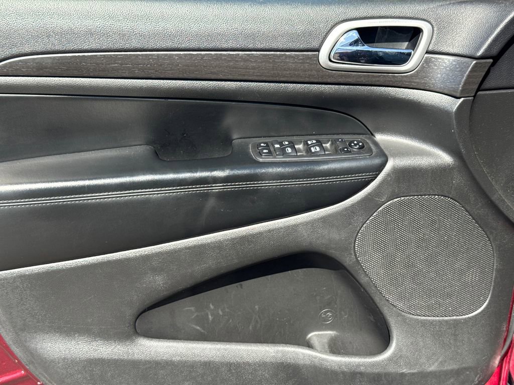 Used 2018 Jeep Grand Cherokee Laredo image 10