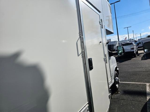 New 2024 Chevrolet Express 4500 w/ Power Convenience Package RWD image 4