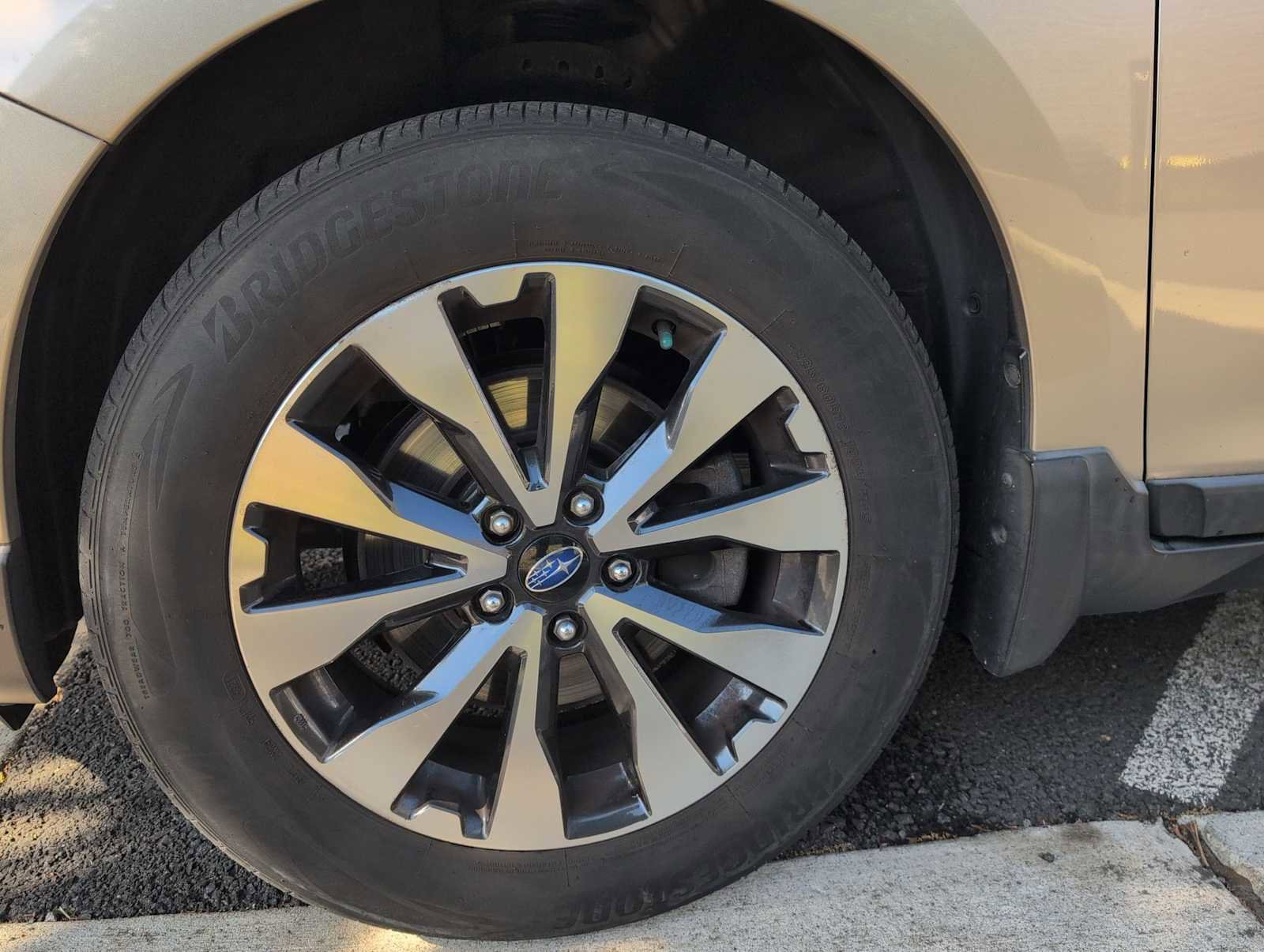 Used 2017 Subaru Outback 3.6R Limited AWD/4WD image 14