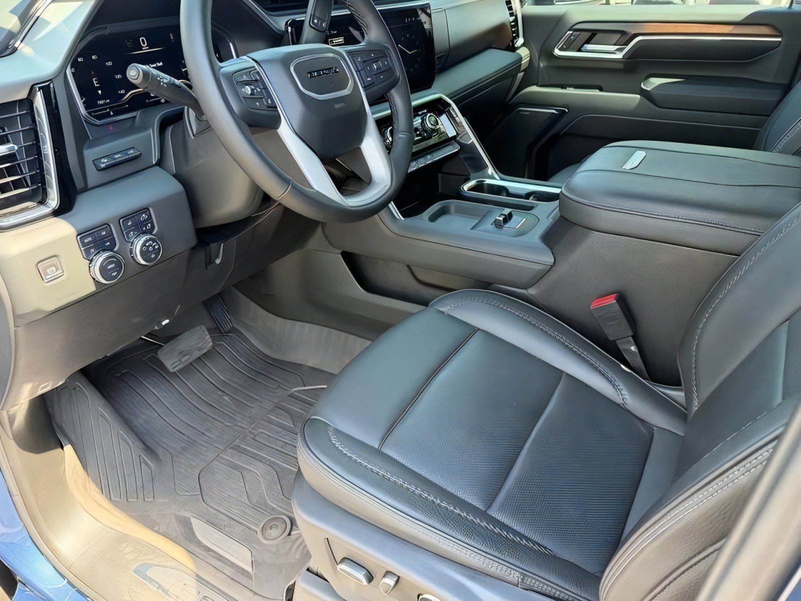 Used 2024 GMC Sierra 3500 Denali w/ Technology Package AWD/4WD image 19