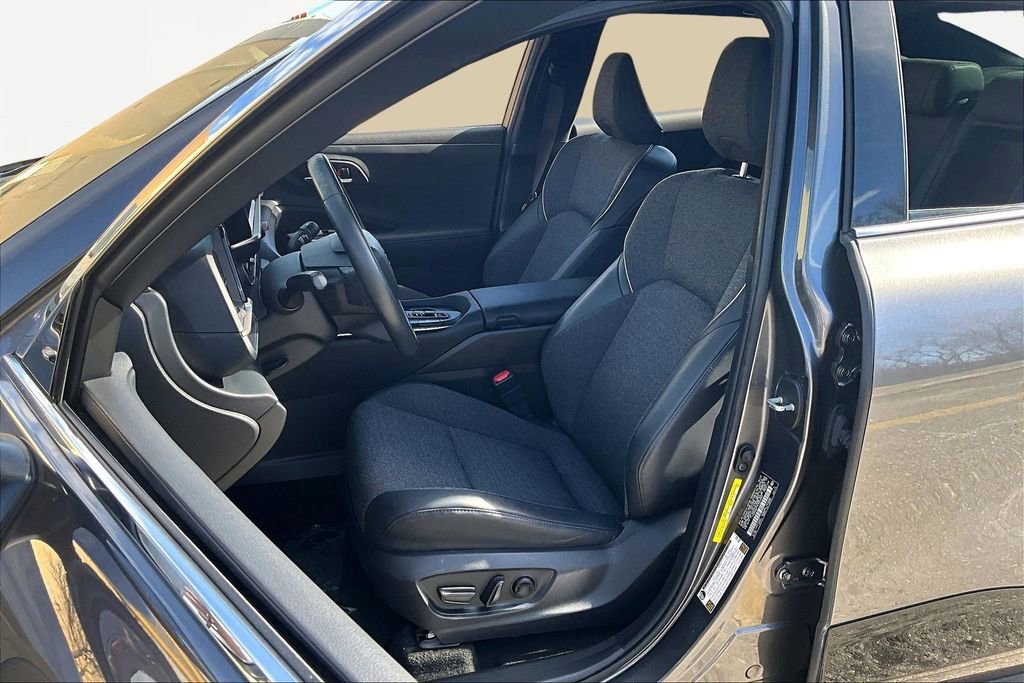 Used 2023 Toyota Crown XLE image 25