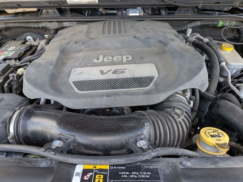 Used 2018 Jeep Wrangler Sport w/ Connectivity Group image 18