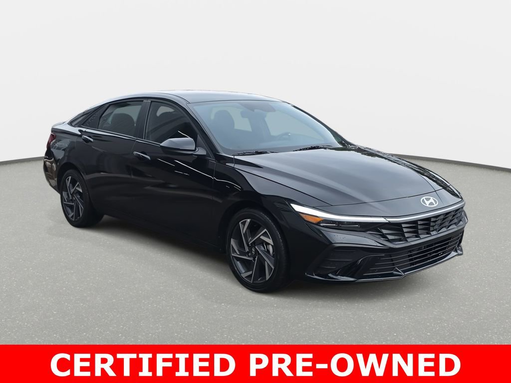 Certified 2025 Hyundai Elantra SEL image 3