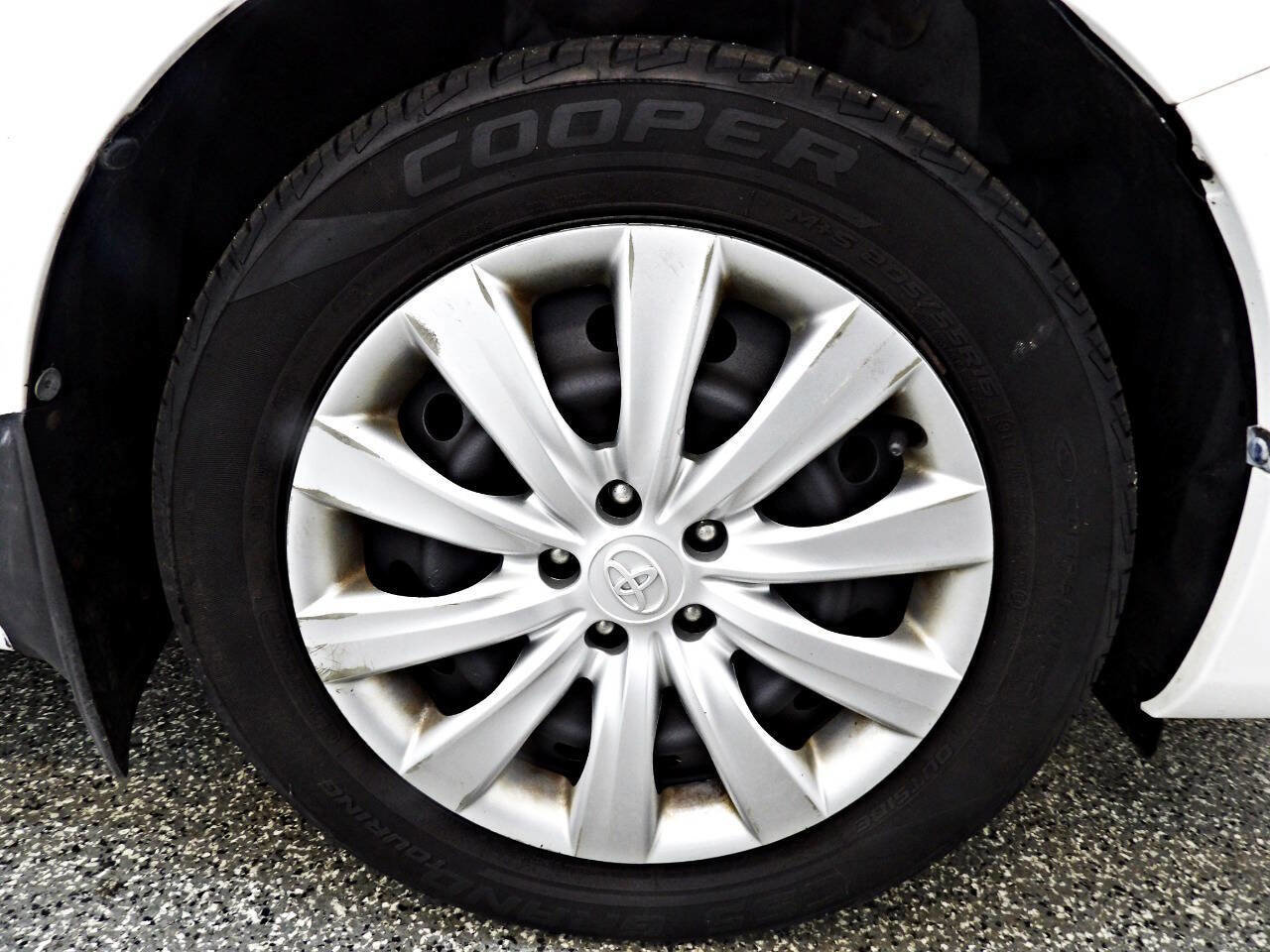 Used 2013 Toyota Corolla LE Special Edition FWD image 20