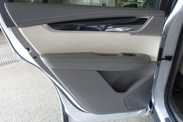 Used 2023 Cadillac XT6 Premium Luxury w/ Technology Package FWD image 19
