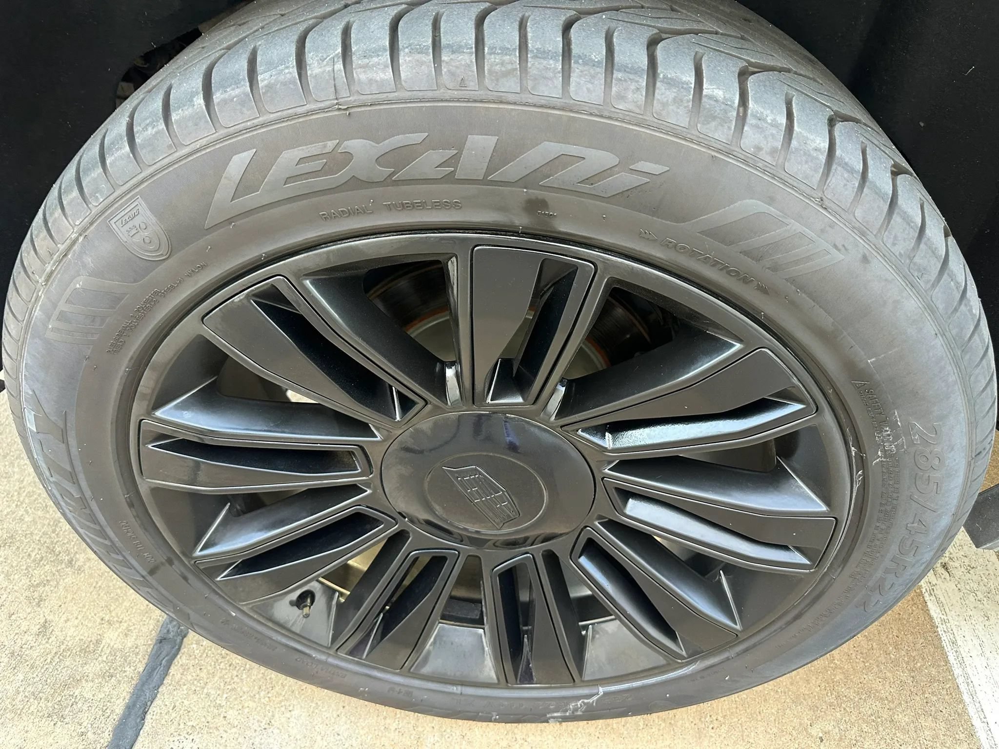 Used 2015 Cadillac Escalade Platinum AWD/4WD image 9