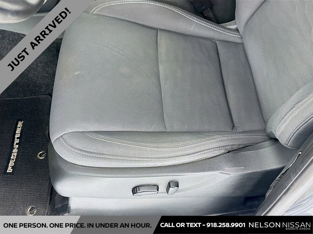 Used 2024 Nissan Frontier SV w/ Technology Package image 18