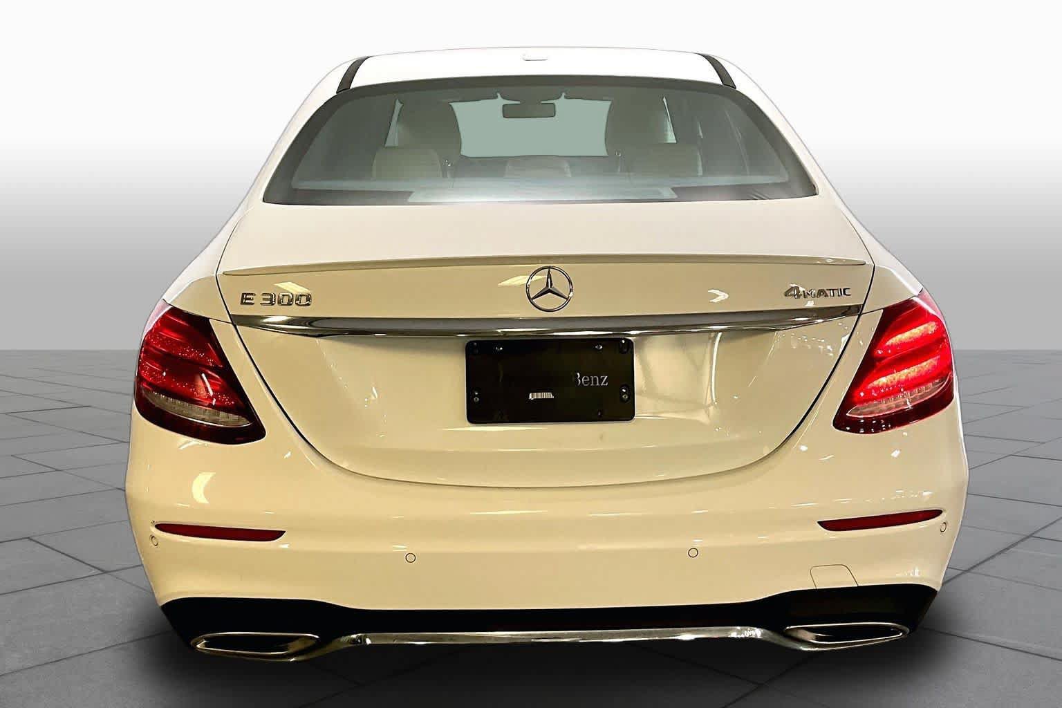 Certified 2017 Mercedes-Benz E 300 4MATIC image 5