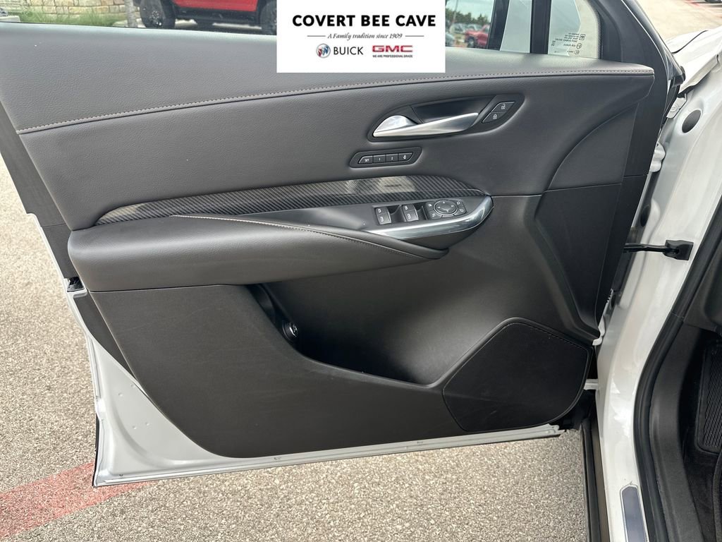 Used 2023 Cadillac XT4 Sport w/ Enhanced Visibility Package image 11