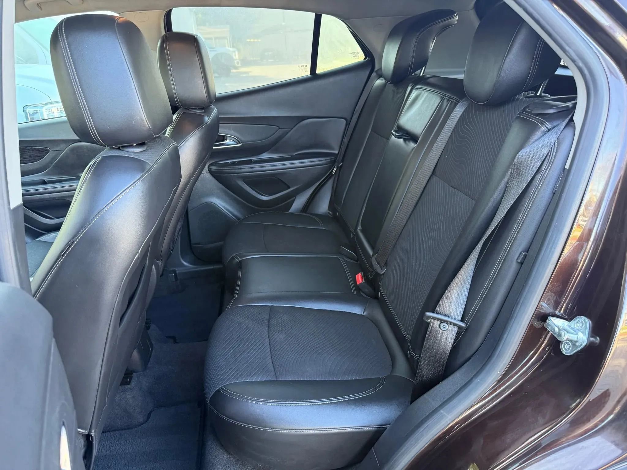 Used 2014 Buick Encore FWD image 17