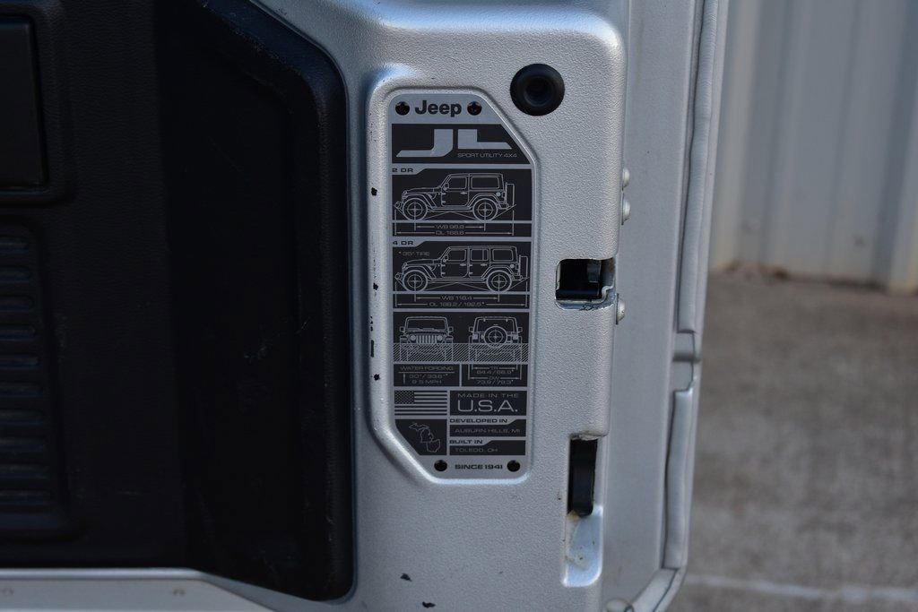 Used 2022 Jeep Wrangler Unlimited Sahara image 31