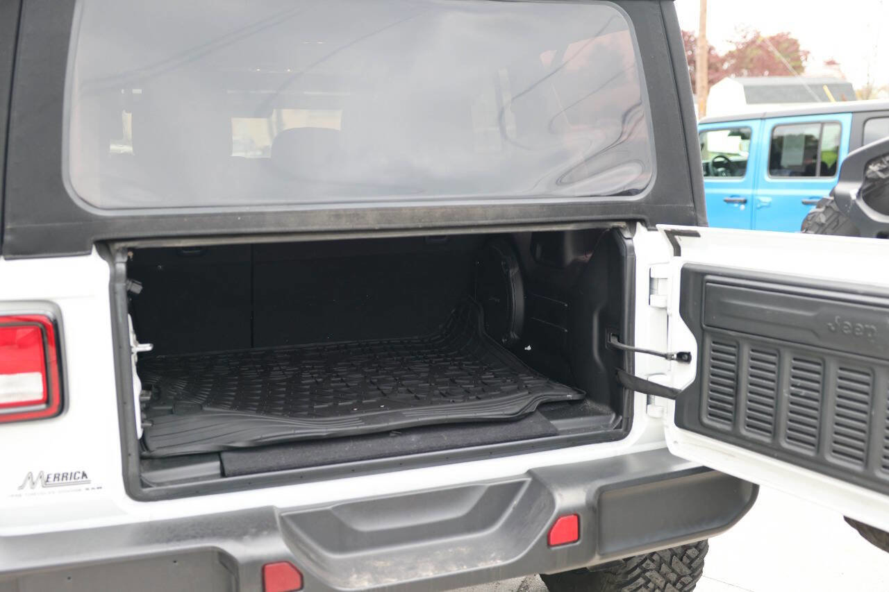 Used 2023 Jeep Wrangler Unlimited Sahara w/ Cold Weather Group AWD/4WD image 15