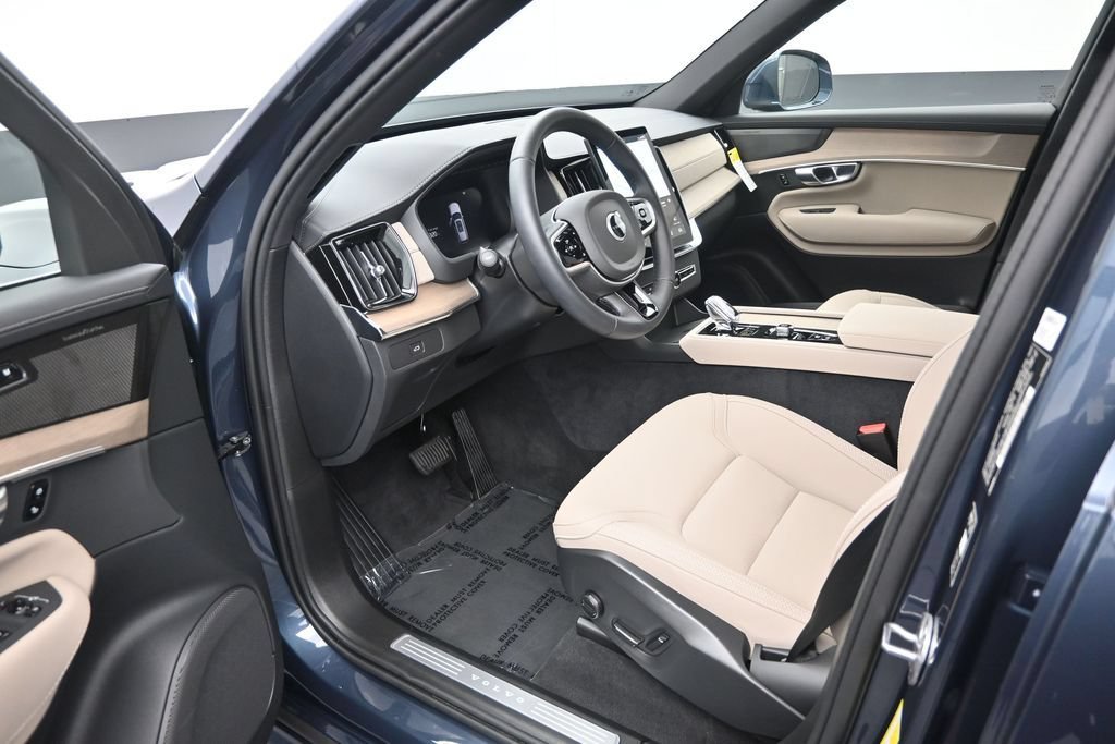 New 2026 Volvo XC90 B6 Plus w/ Protection Package Premier AWD/4WD image 10